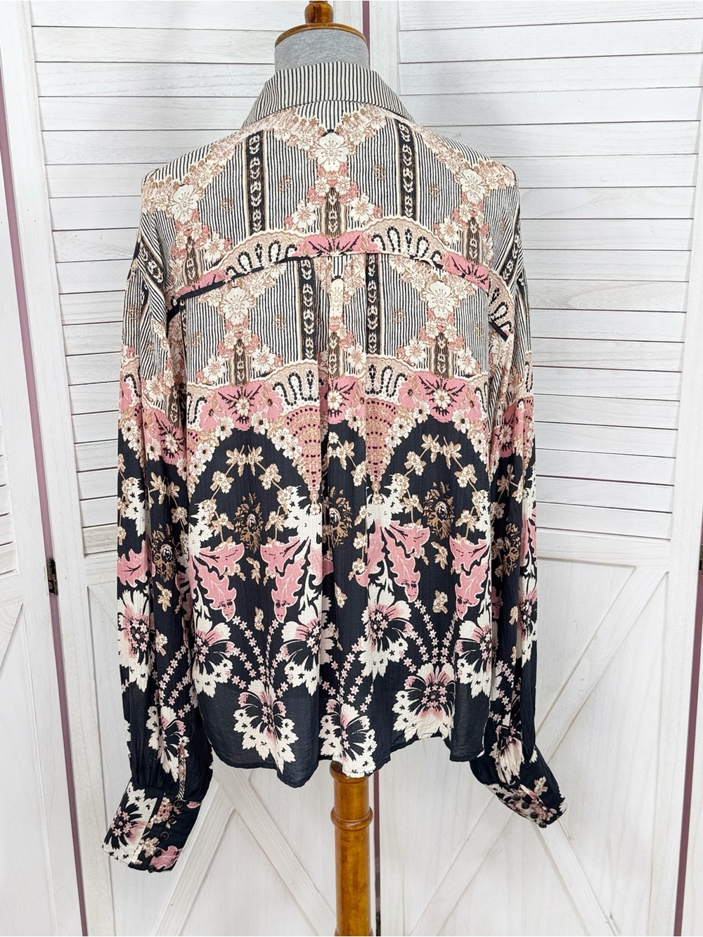 Free People Virgo Baby Floral Boho Oversized Button Up Shirt Black Multi Medium - Picture 5 of 13
